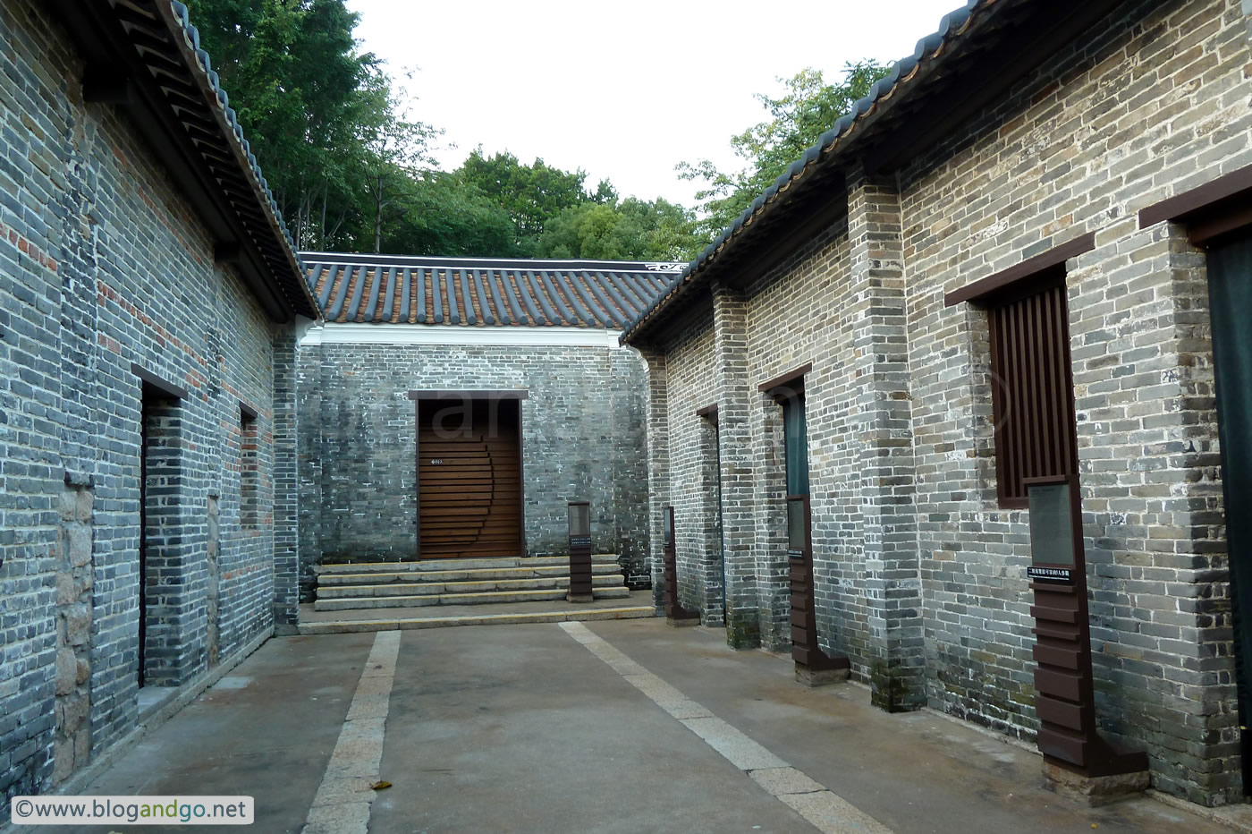 Kowloon Walled City - In the Yamen (19 Nov, 2011)